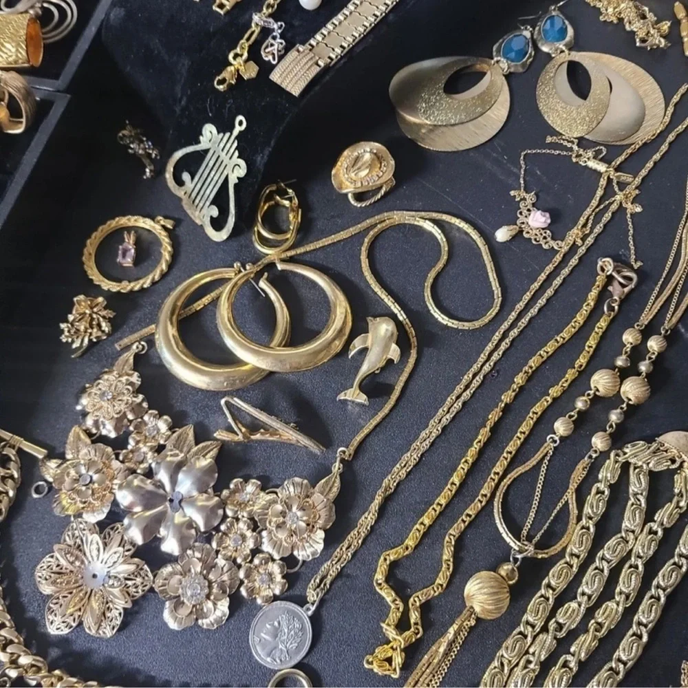 1 LB pound Estate Sale jewelry lot~ Gold Silver rhinestones pearls